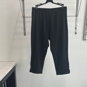 Women’s Cropped Black Bottoms